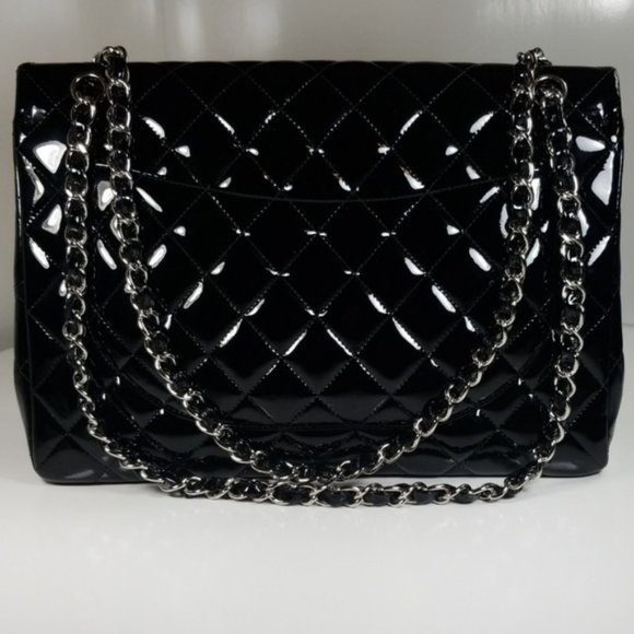 ❌SOLD❌ CHANEL classic Maxi black patent Flap Bag - Picture 3 of 15